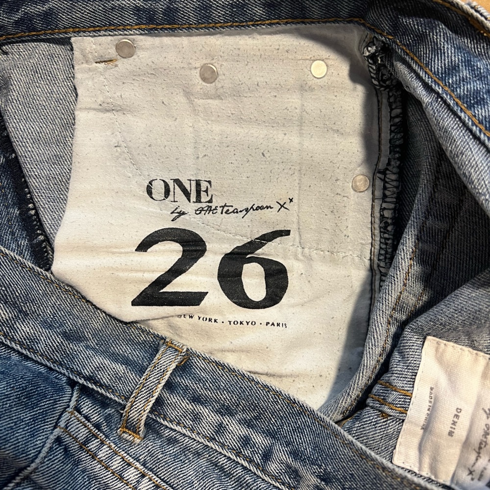One by One Teaspoon Outlaw Shorts Distressed Medium Wash Rolled Hem Size 26 - Picture 5 of 5
